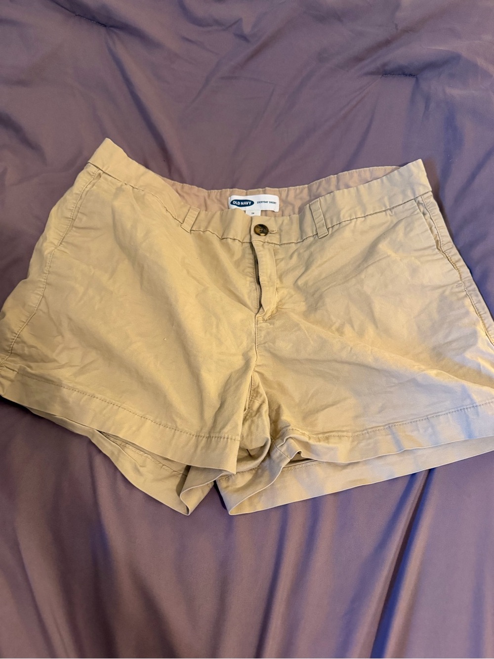 Old Navy Women's Khaki Chino Shorts - 14